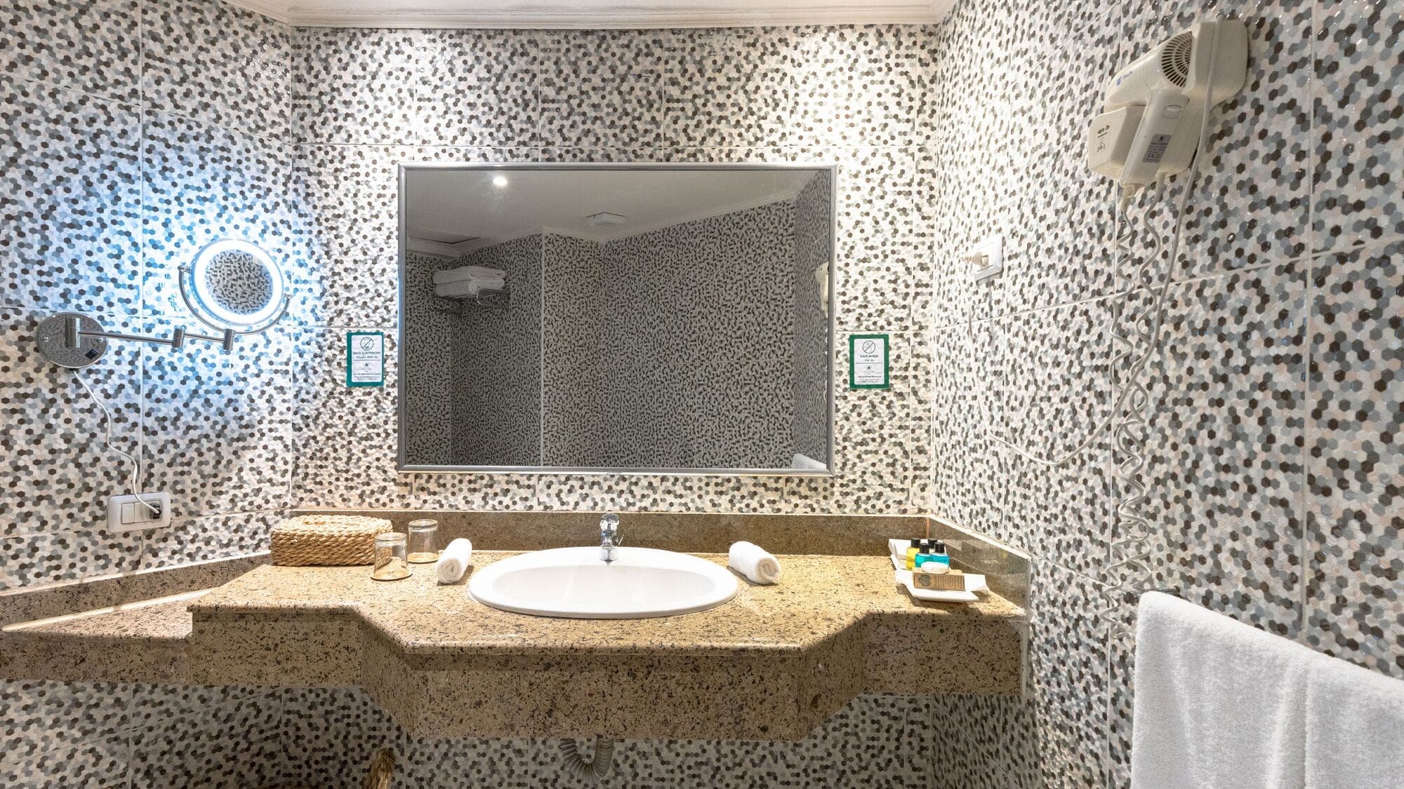 Superior Room, Pool View, photo 7