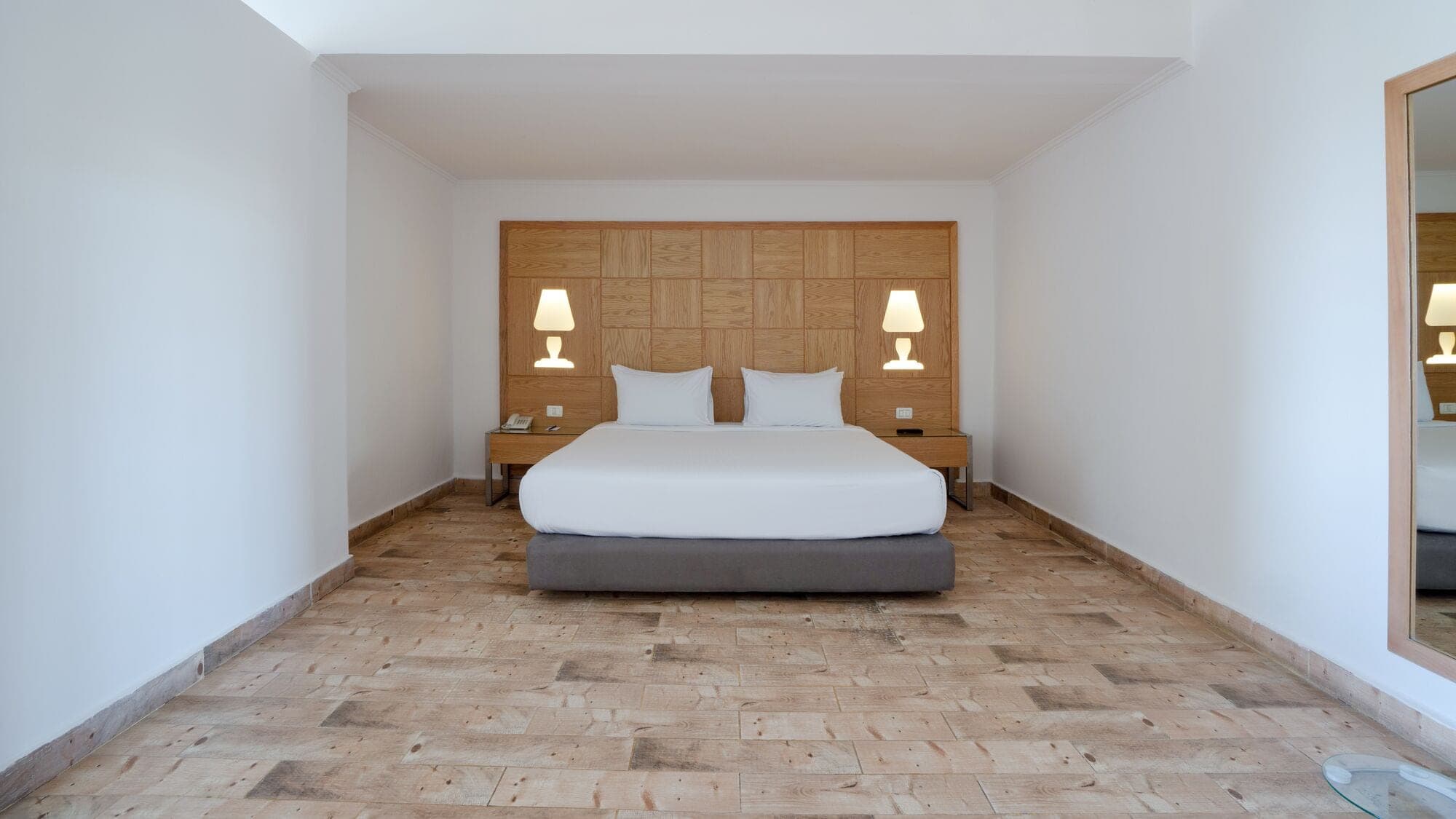 Room, Sea View