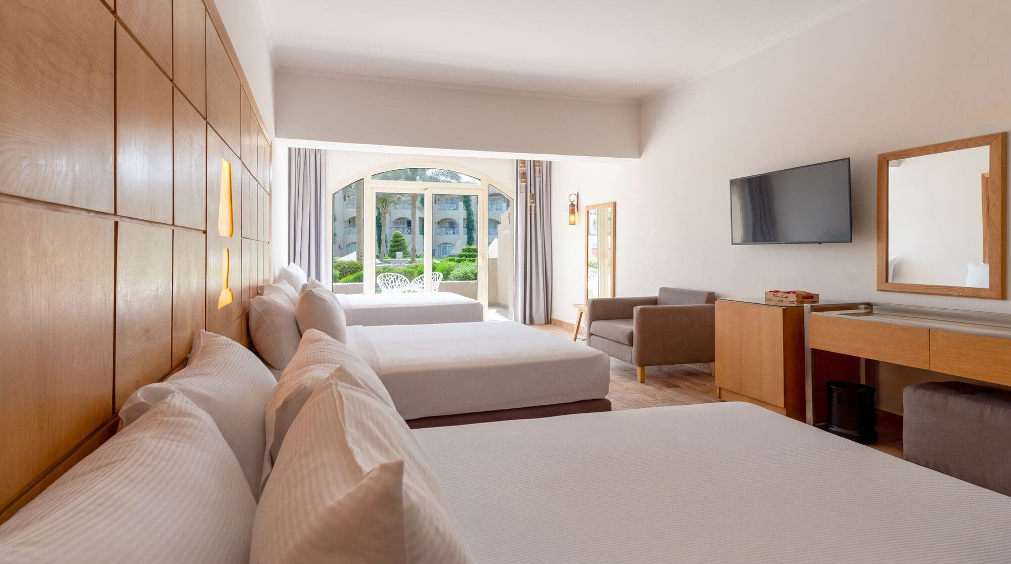 Family Quadruple Room, Pool View